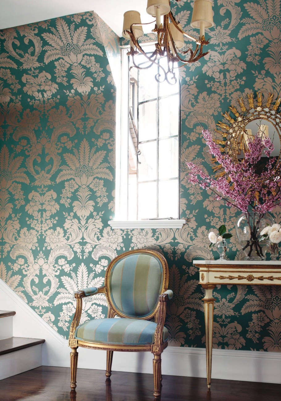 Чёрные обои с дамасским рисунком в интерьере