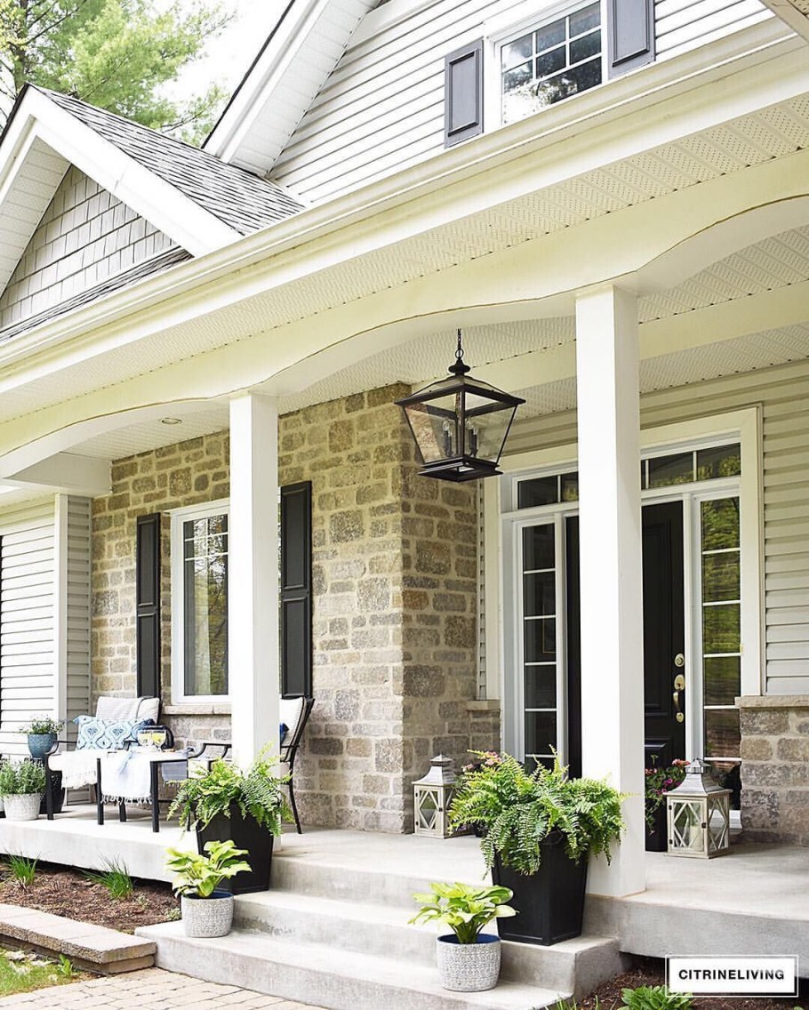 Декор крыльца в частном доме