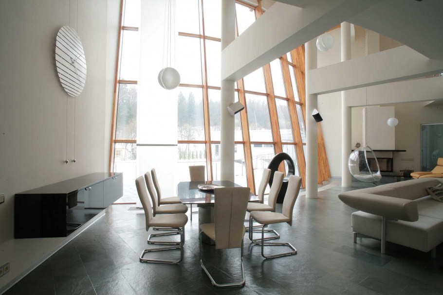 Динамическая композиция в интерьере