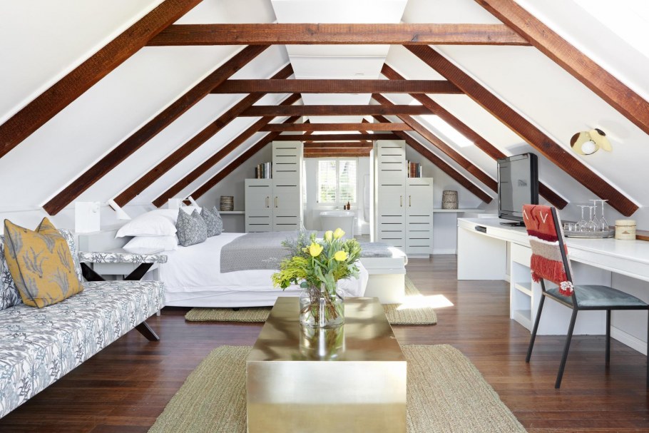 Белая вагонка на потолке