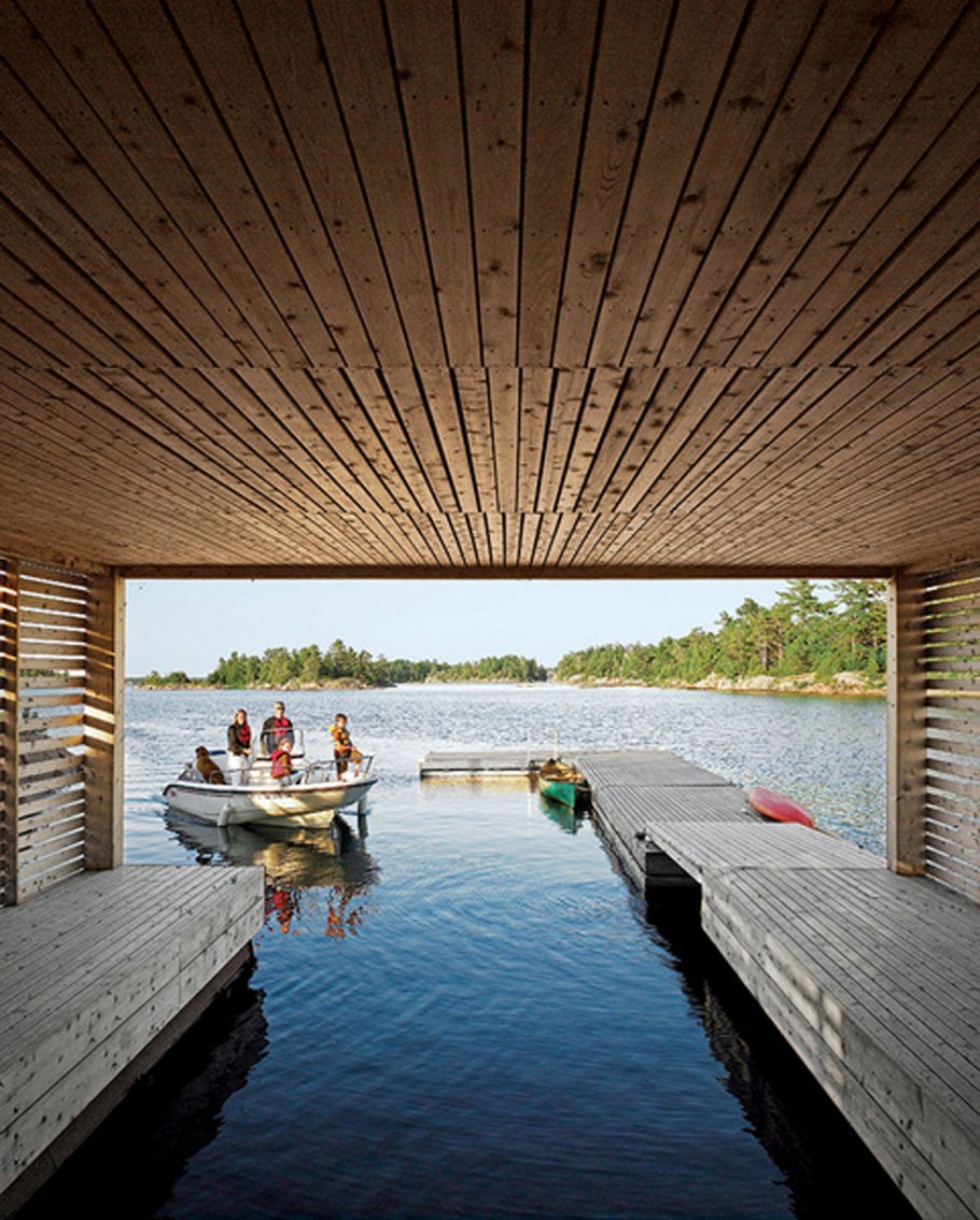 Дом у озера Гурон в Канаде