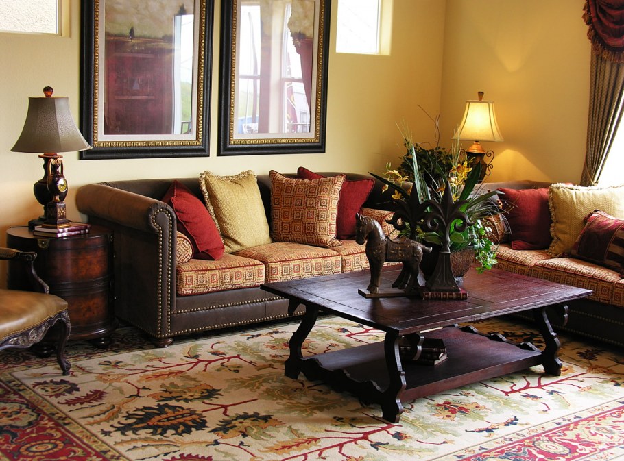 Колониальный стиль в гостиной