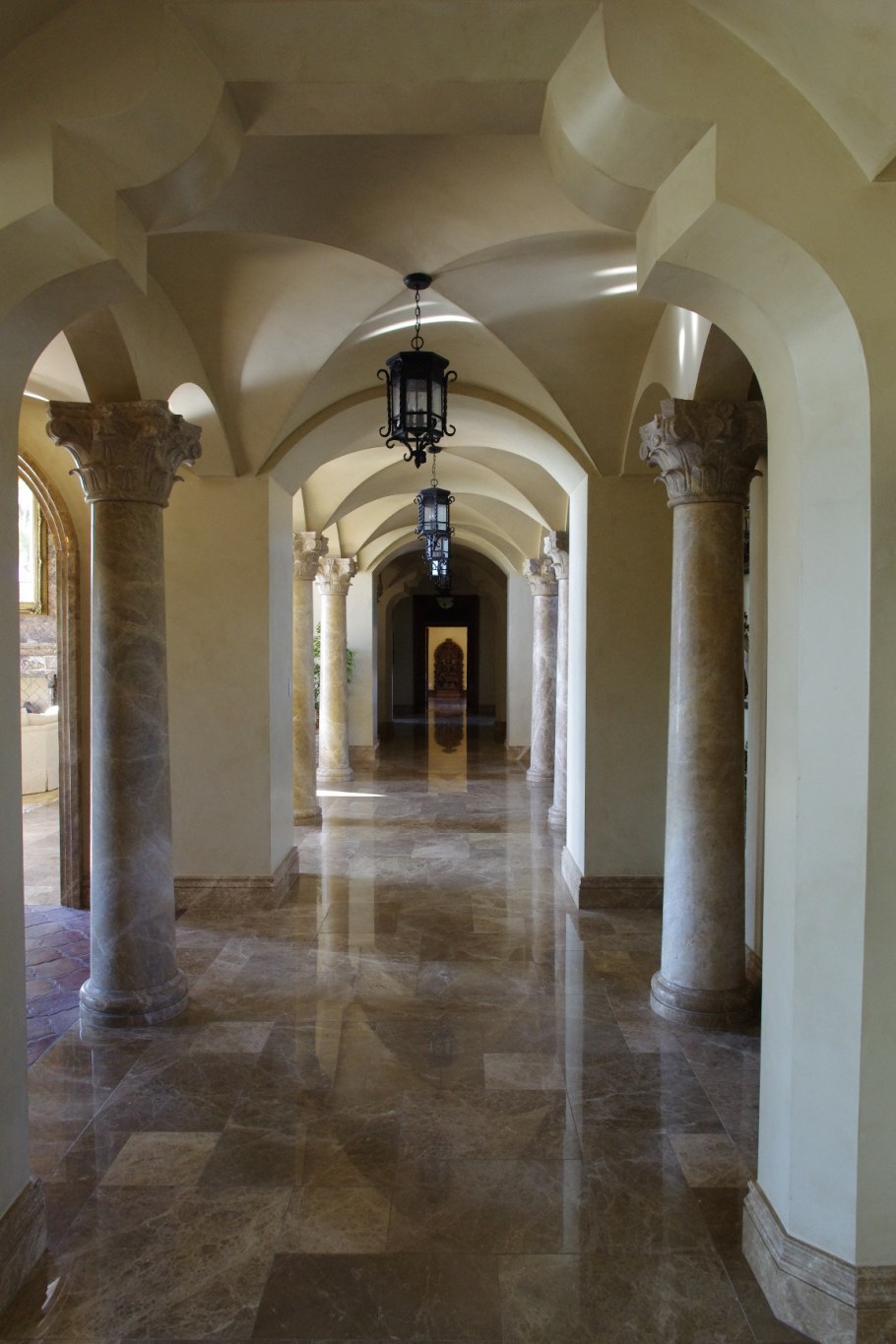 Калона из камня Сары Таш