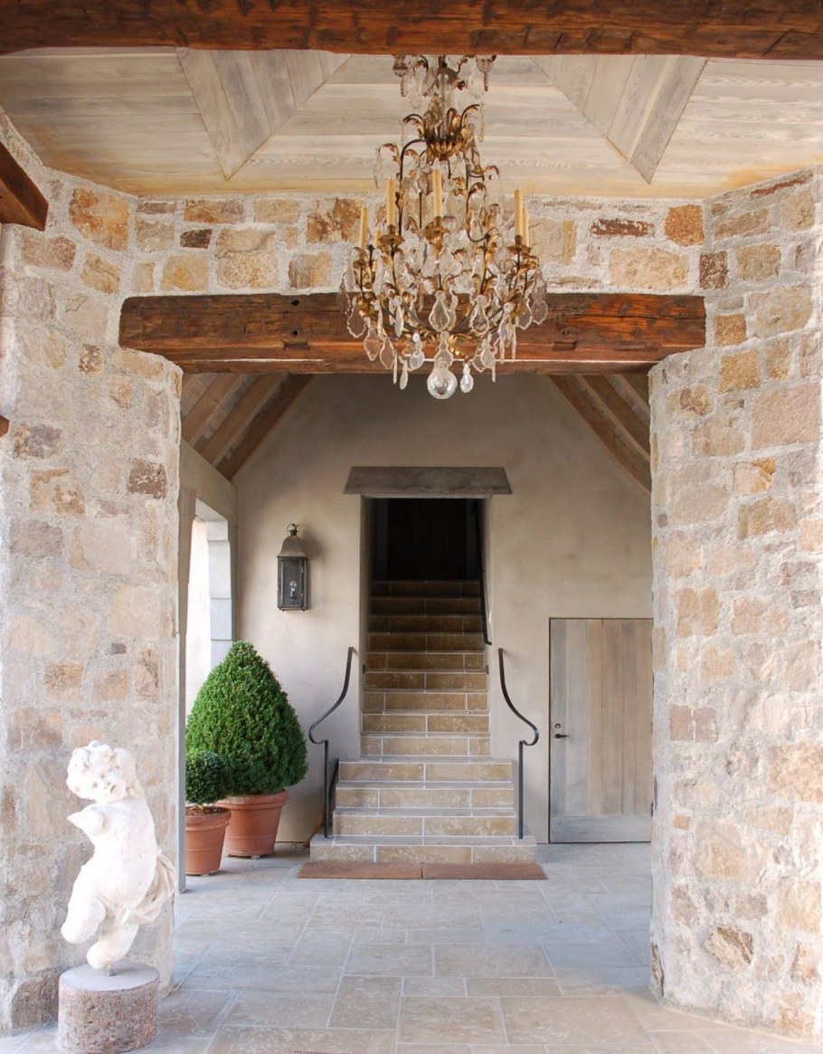 Декоративная отделка колонн