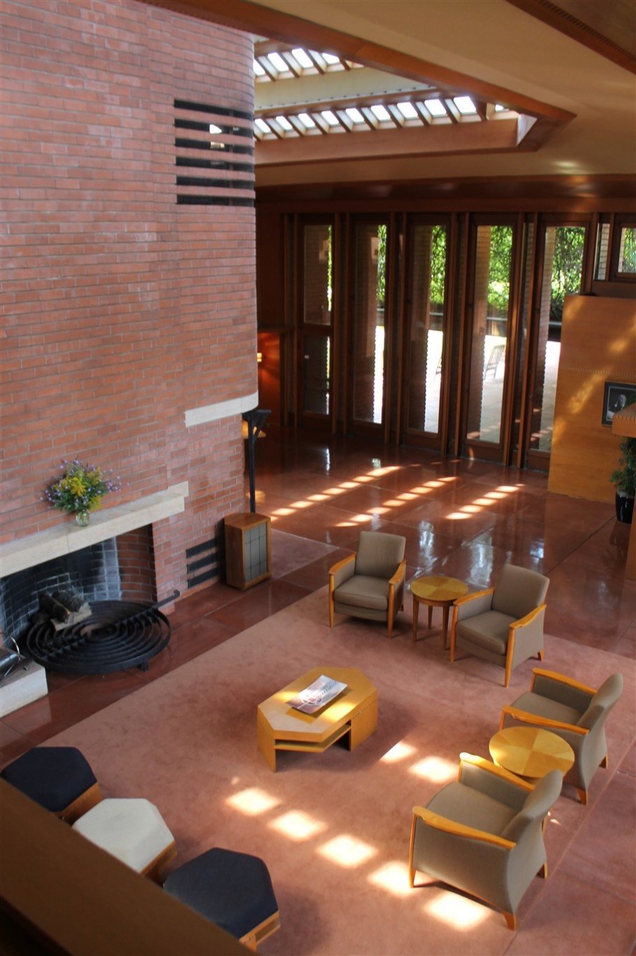 Дом над водопадом Фрэнк Ллойд Райт интерьер