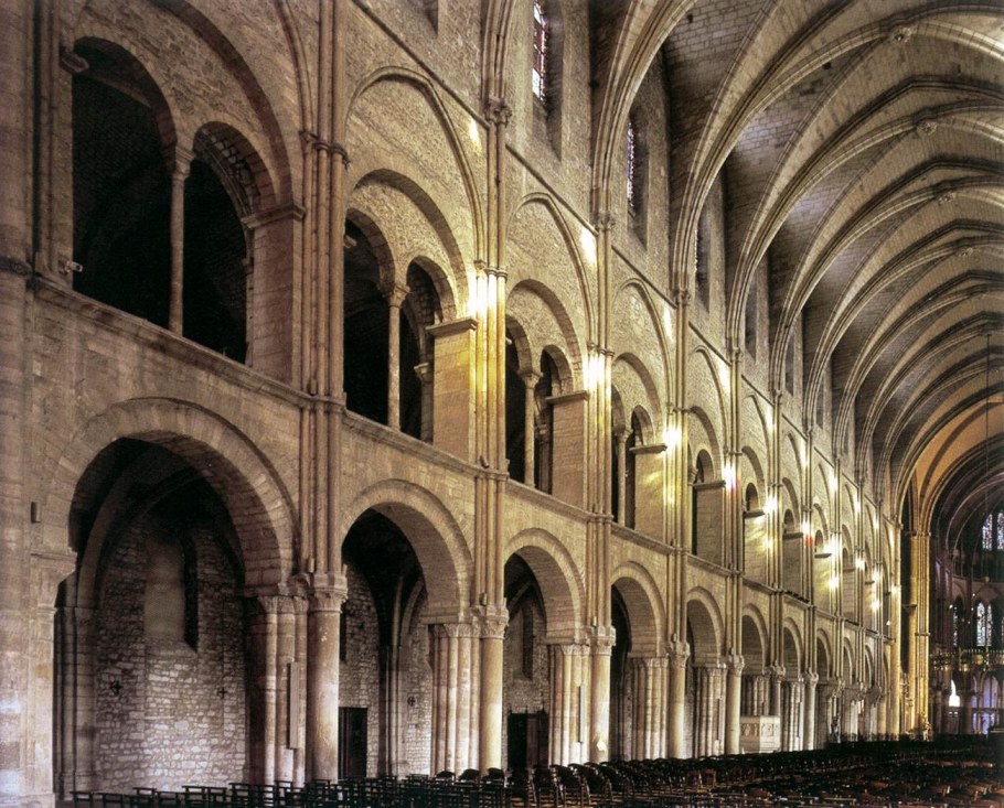 Храм аббатства Клюни интерьер