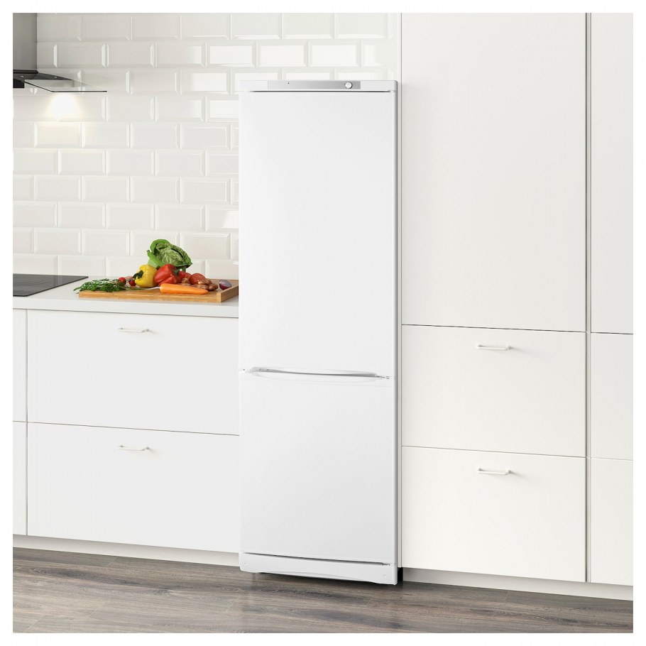 Кухонный гарнитур с холодильником