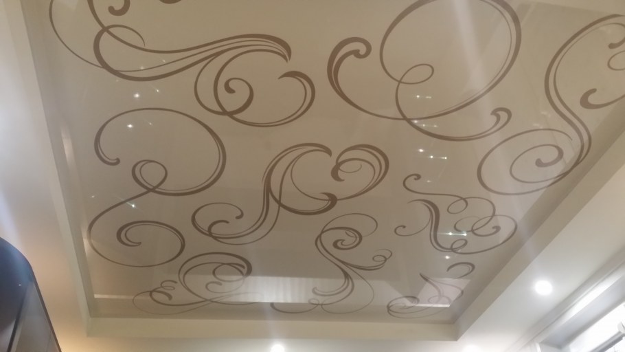 Фигурный потолок