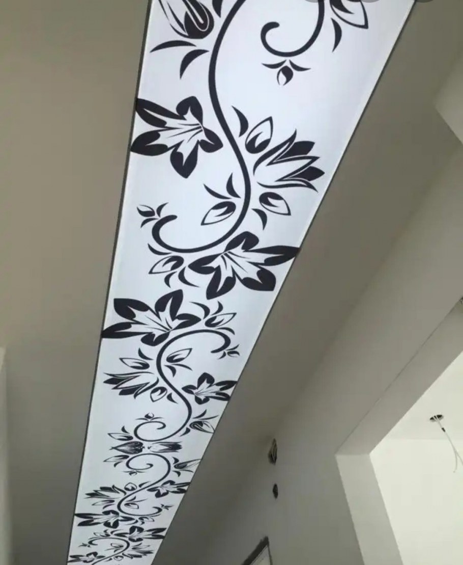 Натяжные потолки с узорами