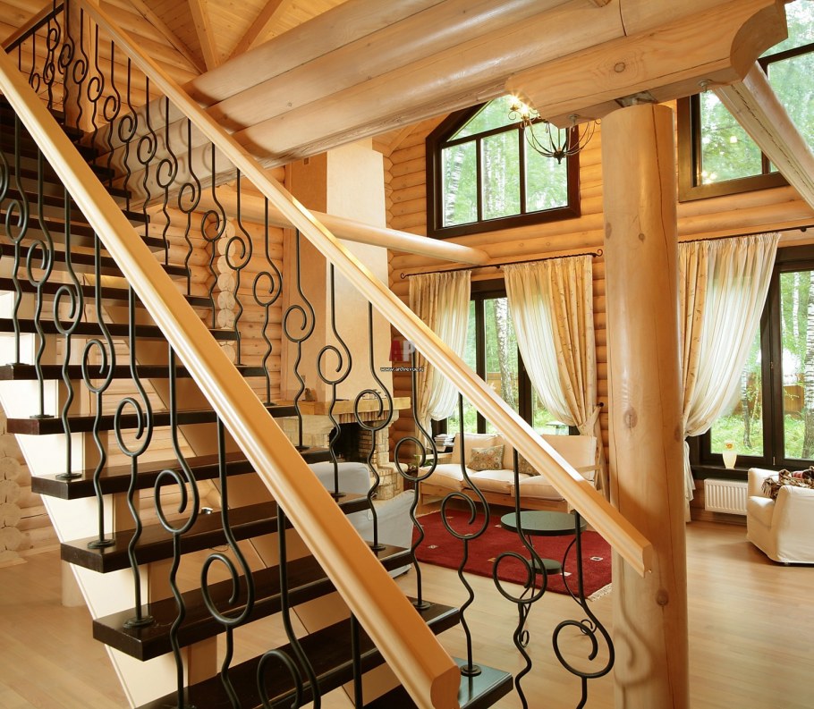 Лестница в загородном доме