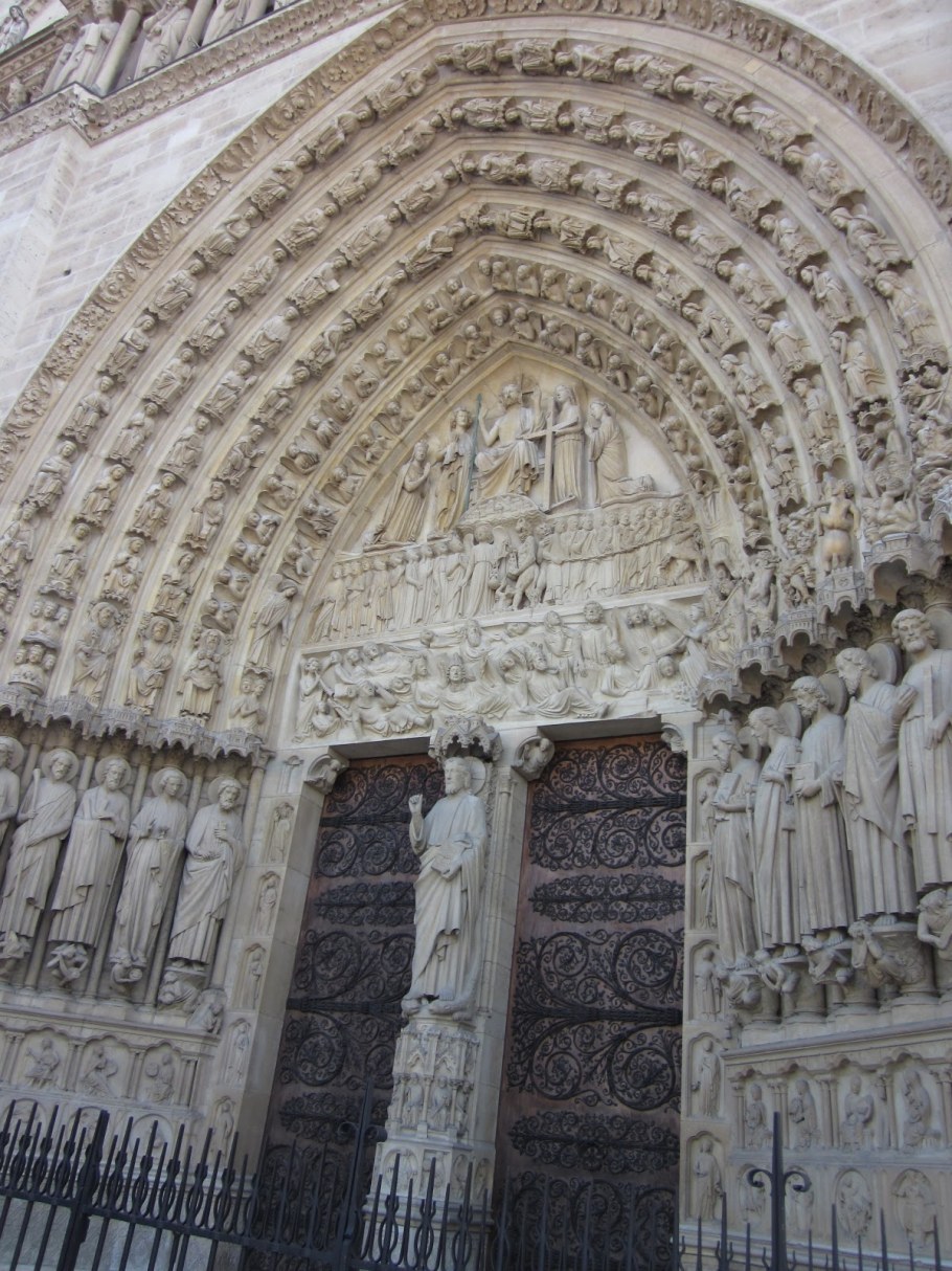 Западный портал собора Парижской Богоматери