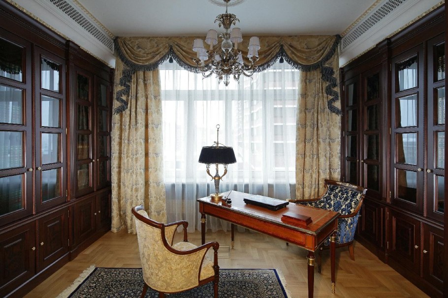 Кабинет в староанглийском стиле