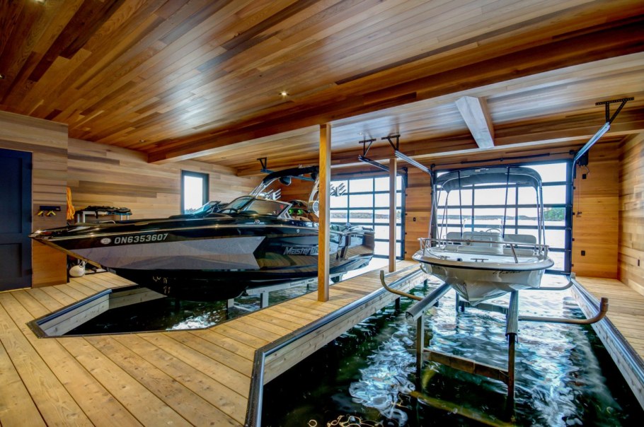 Чердак спальня под крышей в доме фото