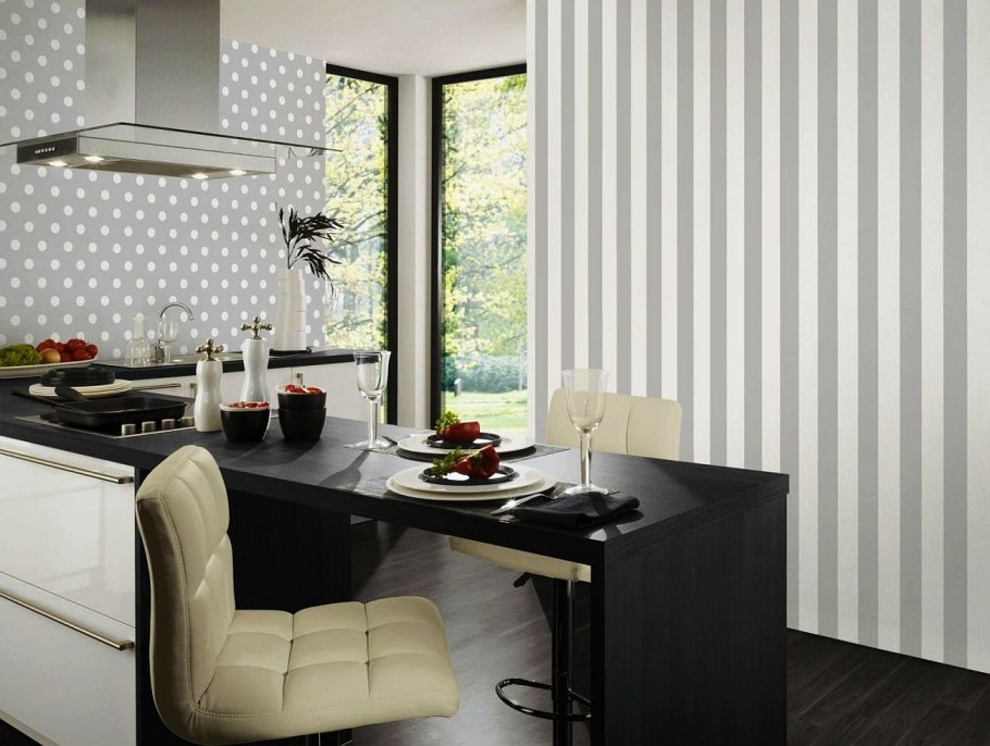 Комбинированные обои для кухни