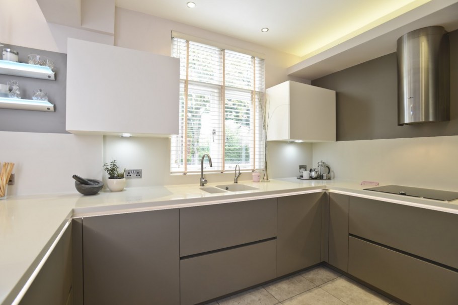 Серая матовая кухня икеа