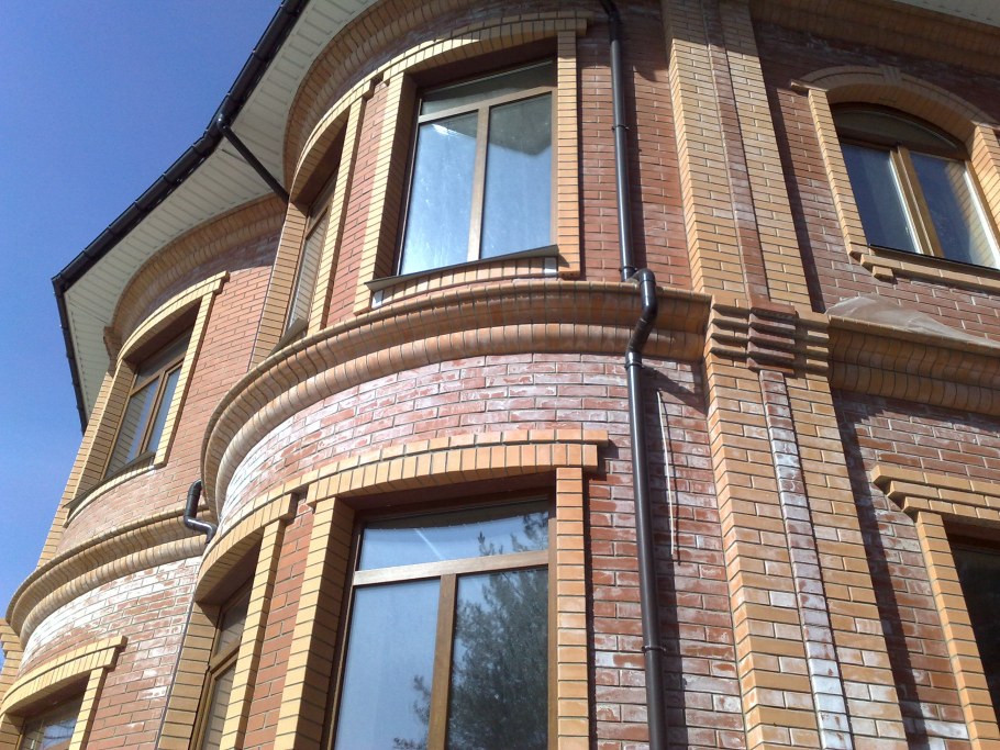 Особняк в стиле Ампир с башенками