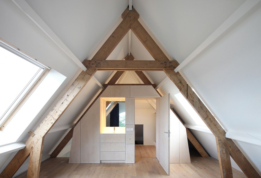 Вальмовая крыша с мансардой