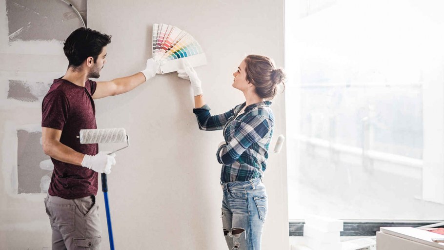 Желтое кресло в интерьере