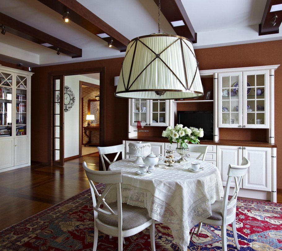 Люстры в деревянный дом в стиле Прованс