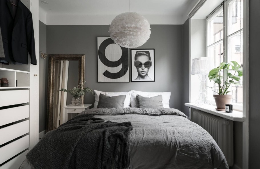 Маленькая серая спальня