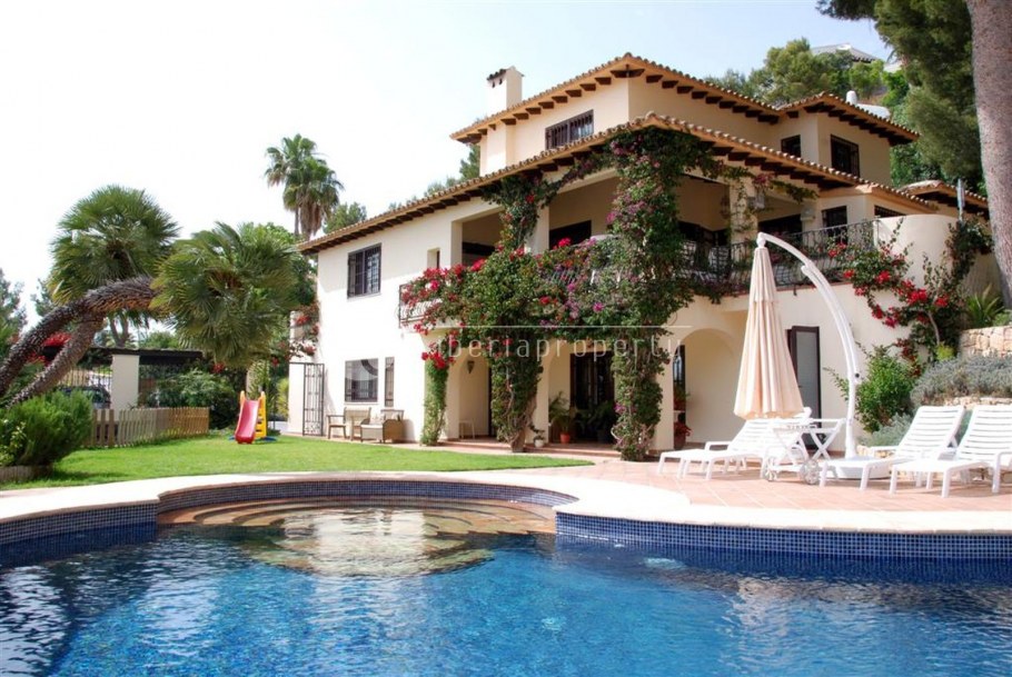 Вилла в Испании