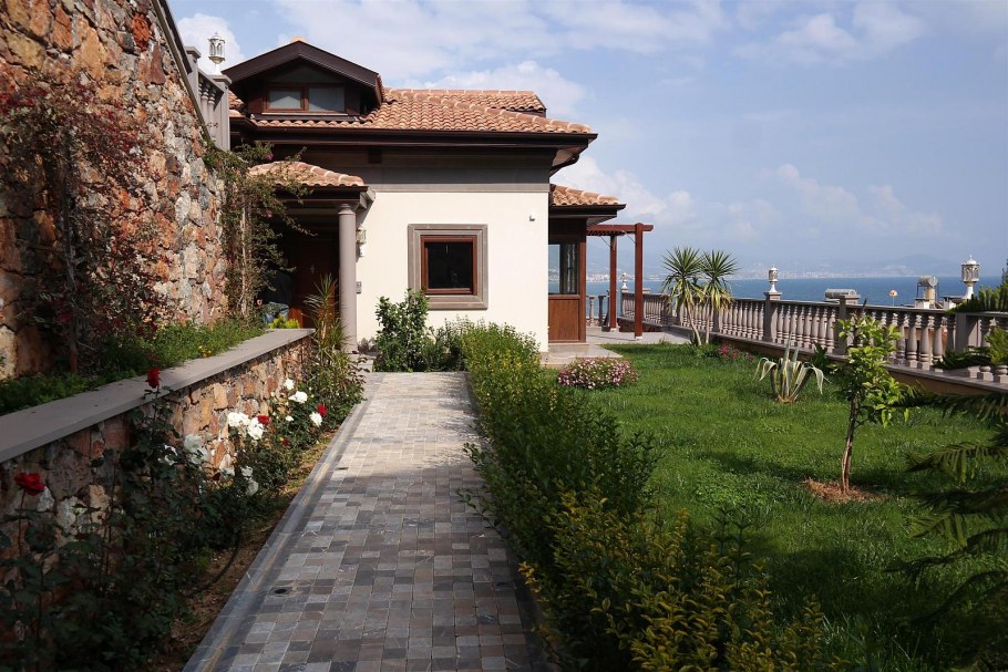 Дом у Средиземного моря