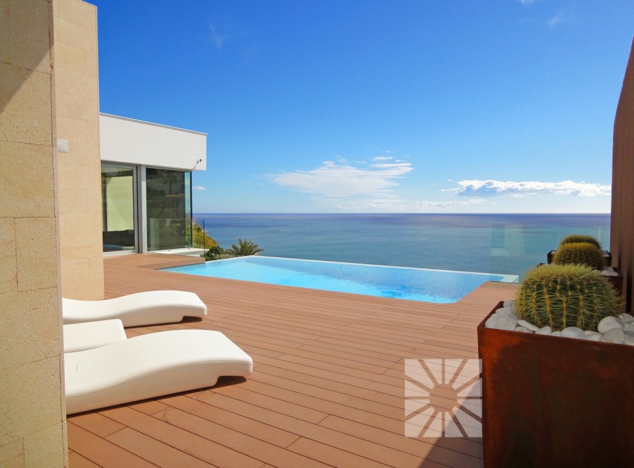 Дом на берегу Средиземного моря в Испании