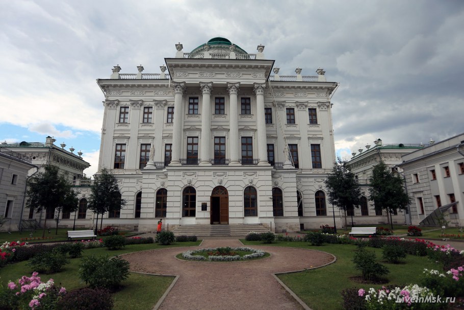 Дом Honka в стиле русской усадьбы XIX века