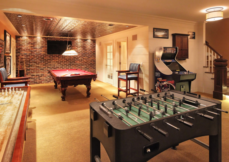 Бильярдная в загородном доме