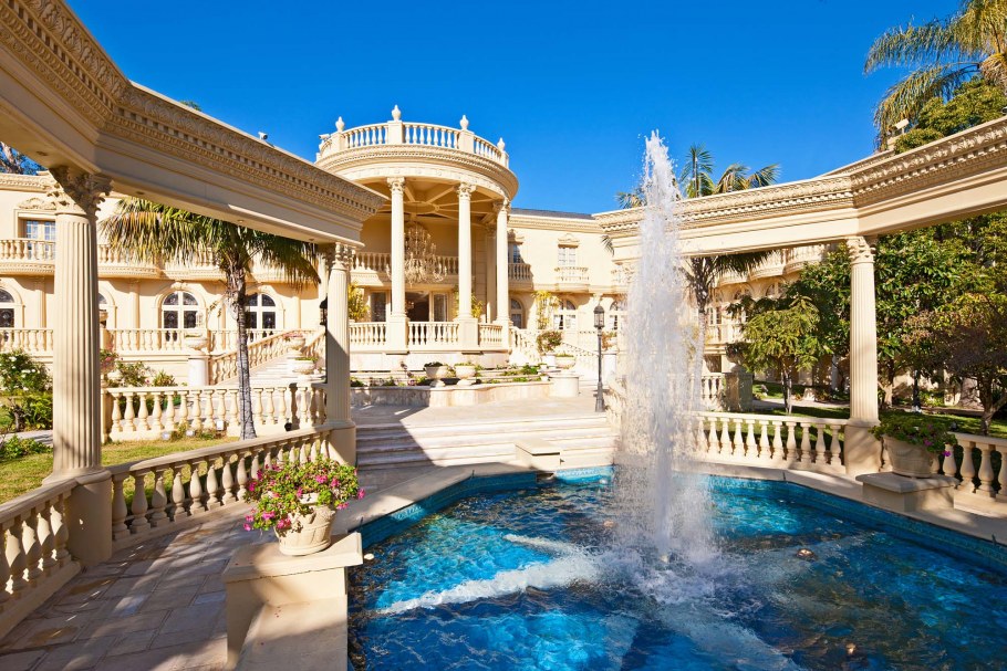 Особняк в дворцовом стиле в Калифорнии США