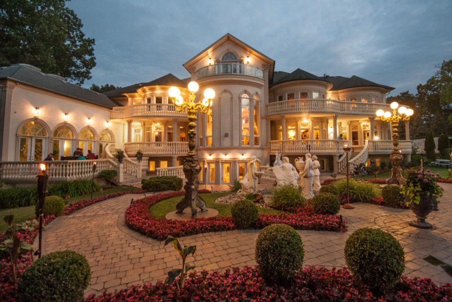 Роскошный особняк Сергея Галицкого