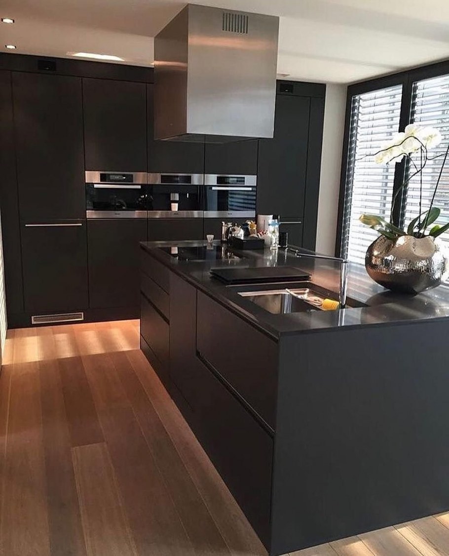 Современные кухонные гарнитуры