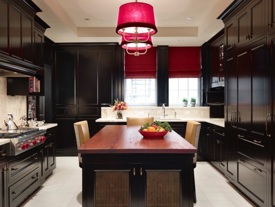 Интерьер кухни в черных тонах