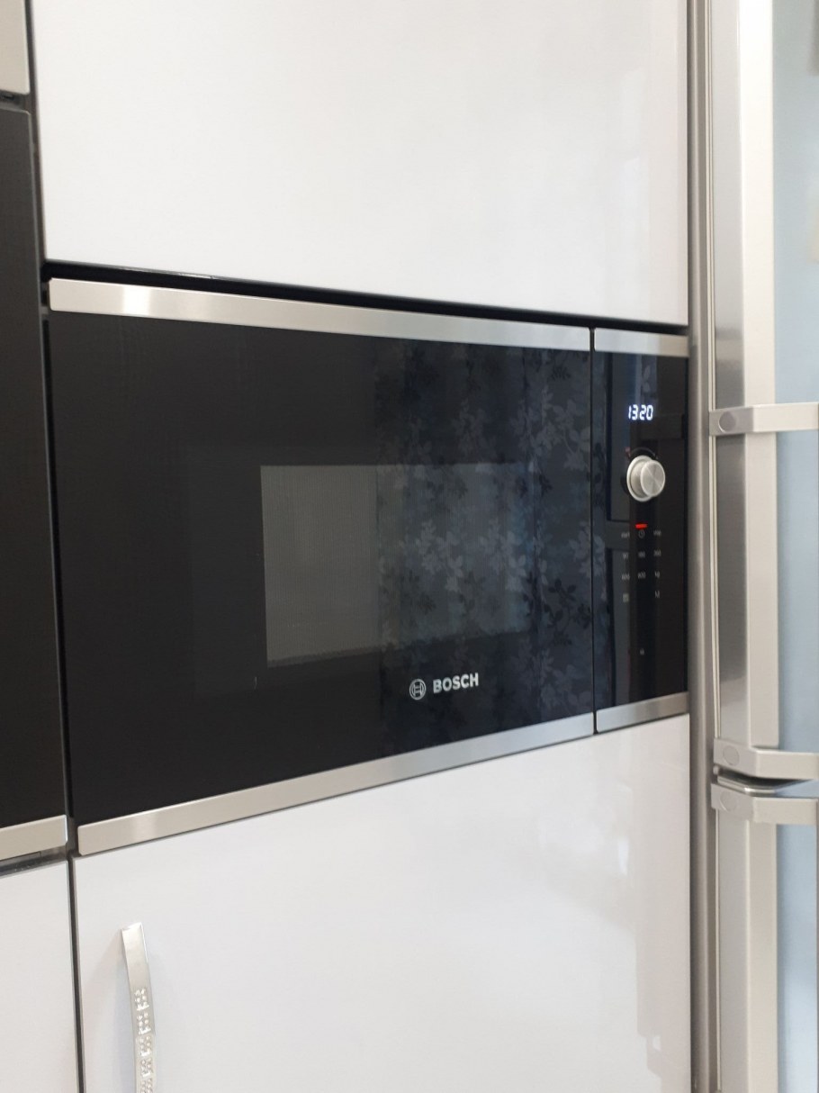 Микроволновая печь Bosch BFL 524