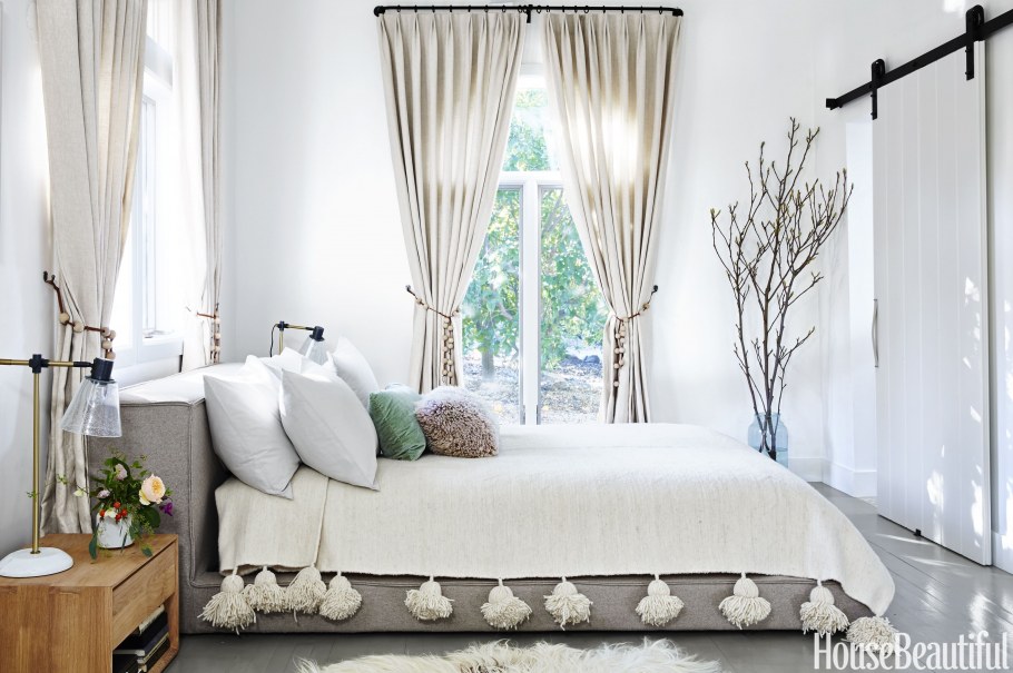 Шторы в спальню 2021