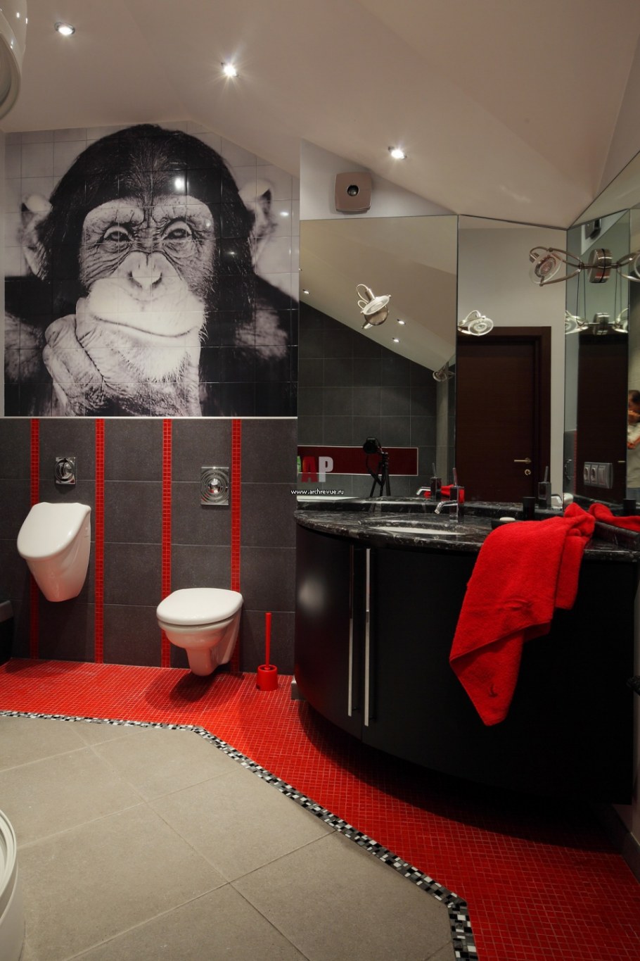 Туалет в стиле черно красный