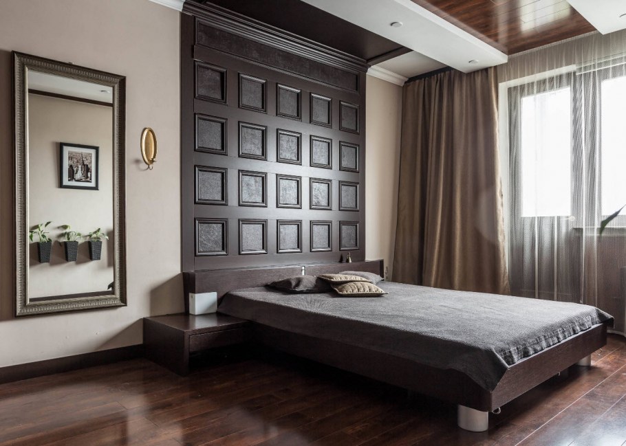 Изголовье кровати в потолок