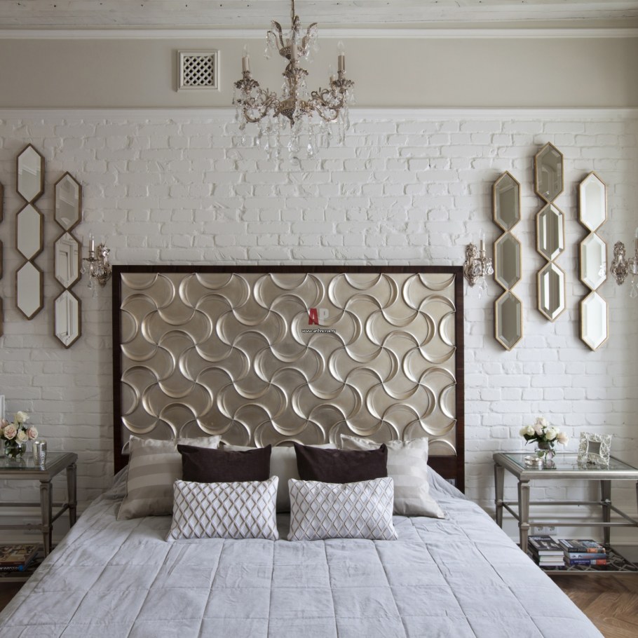 Панно над изголовьем кровати