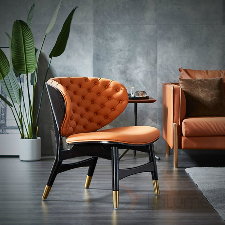 Пудровые стулья в интерьере