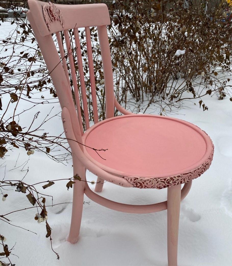 Стул розовый