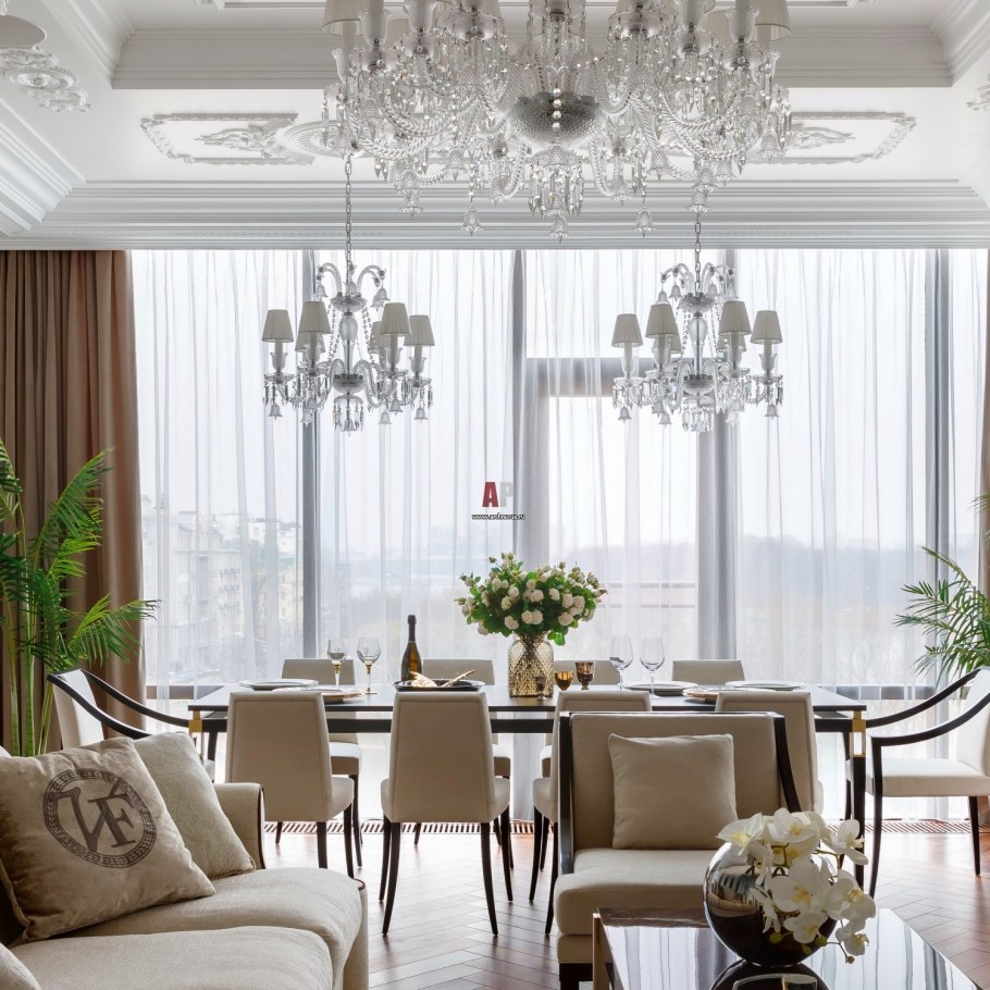 Неоклассика с панорамными окнами