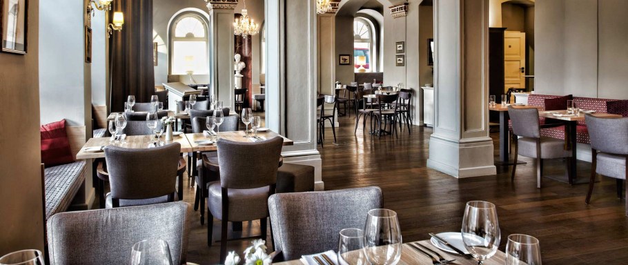 Ресторан в стиле неоклассицизм