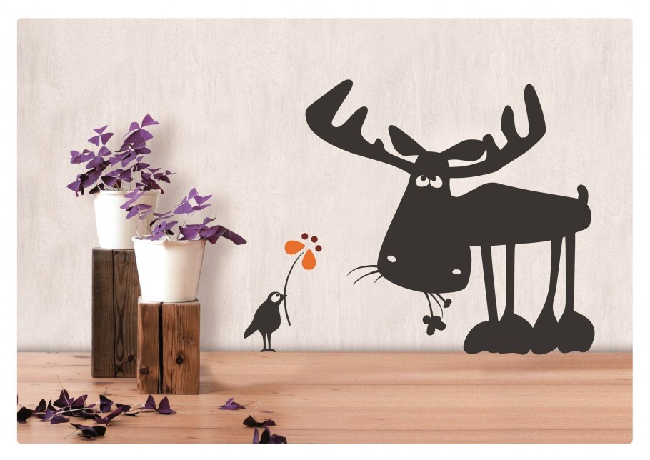 Фотообои олень среди перьев