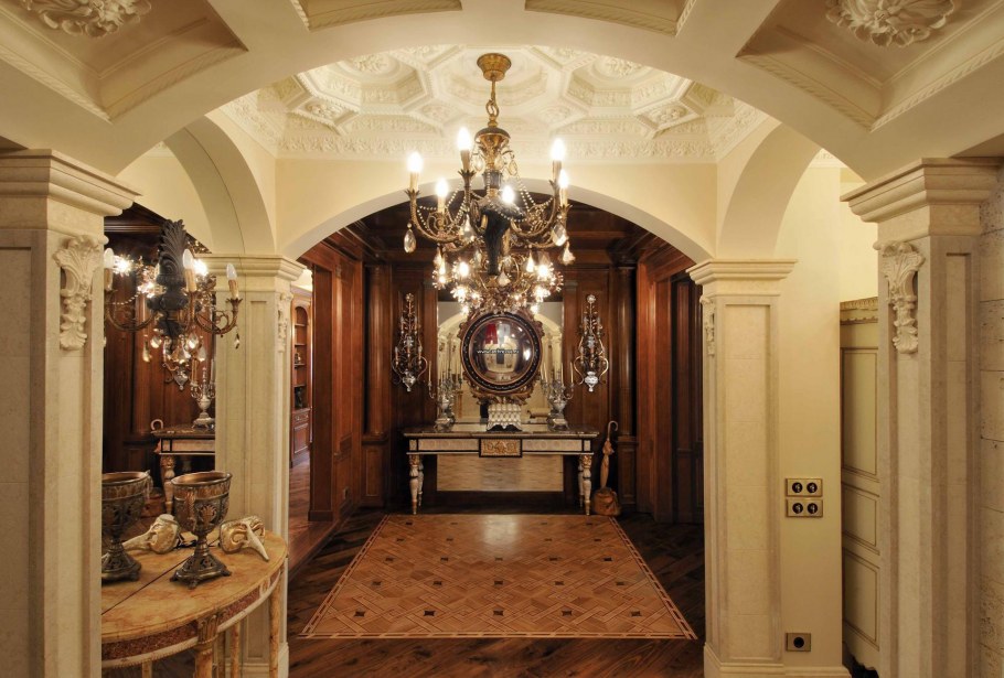 Прихожая интерьер в особняках