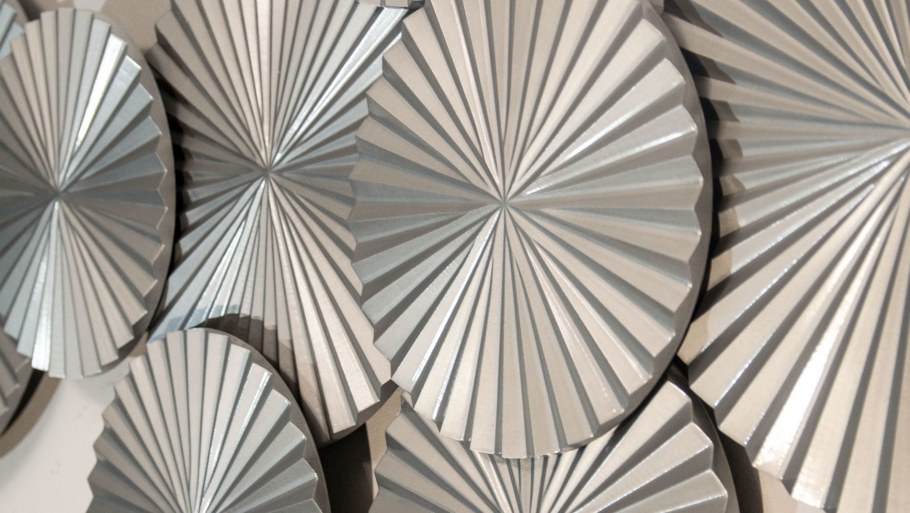 Декор на стену серебро