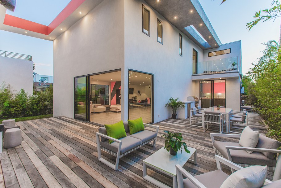 Стильные фасады зданий