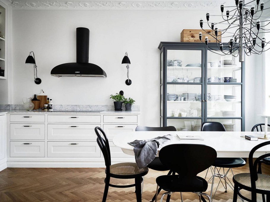 Черно белая кухня в скандинавском стиле