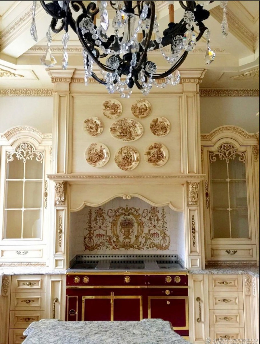 Кухня в королевском стиле