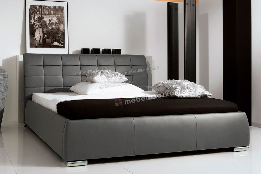 Кровать с мягким изголовьем