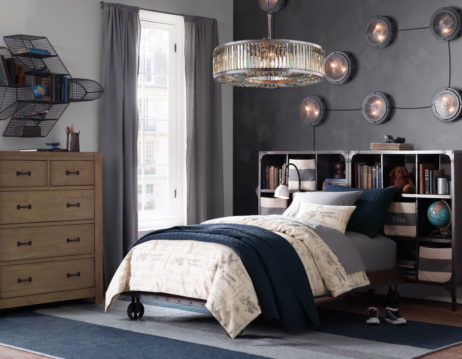 Спальня подростка в темных тонах